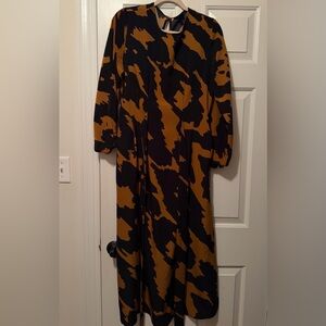 Who What Wear Black and Gold Long Sleeve Dress